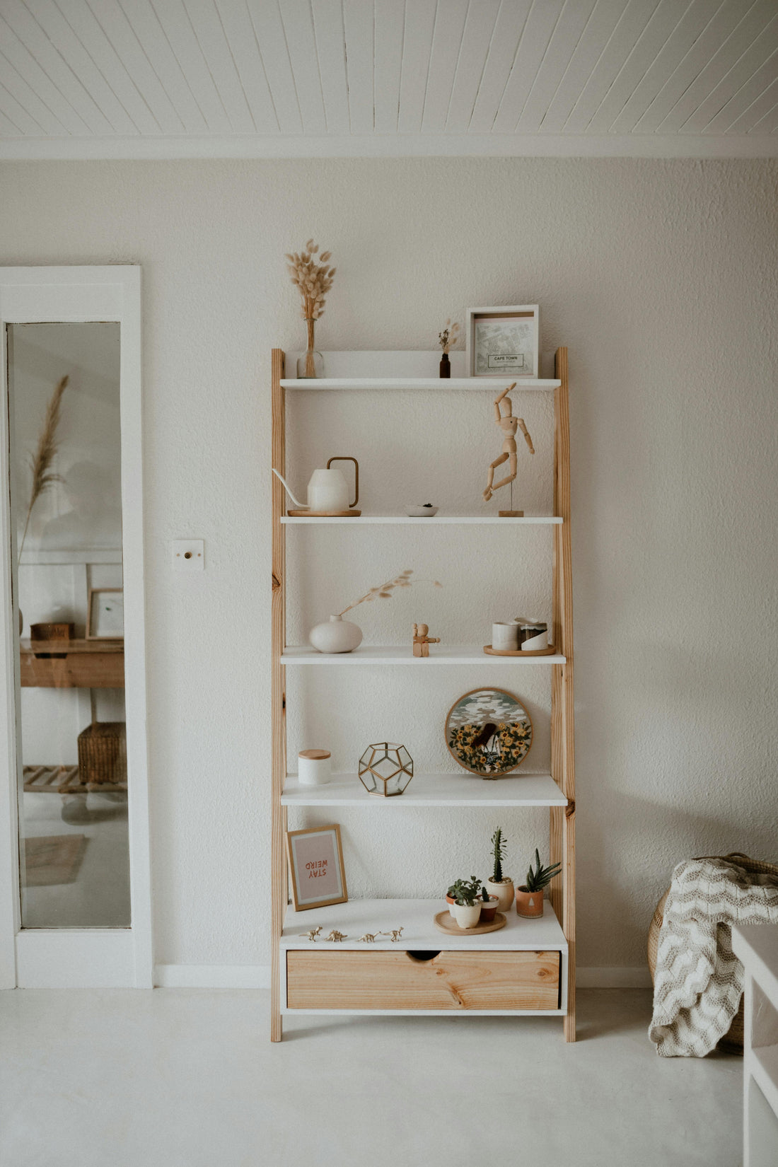 Découvrez la Méthode Parfaite pour Ranger Votre Bureau avec une étagère Bibliothèque - Mobilaura