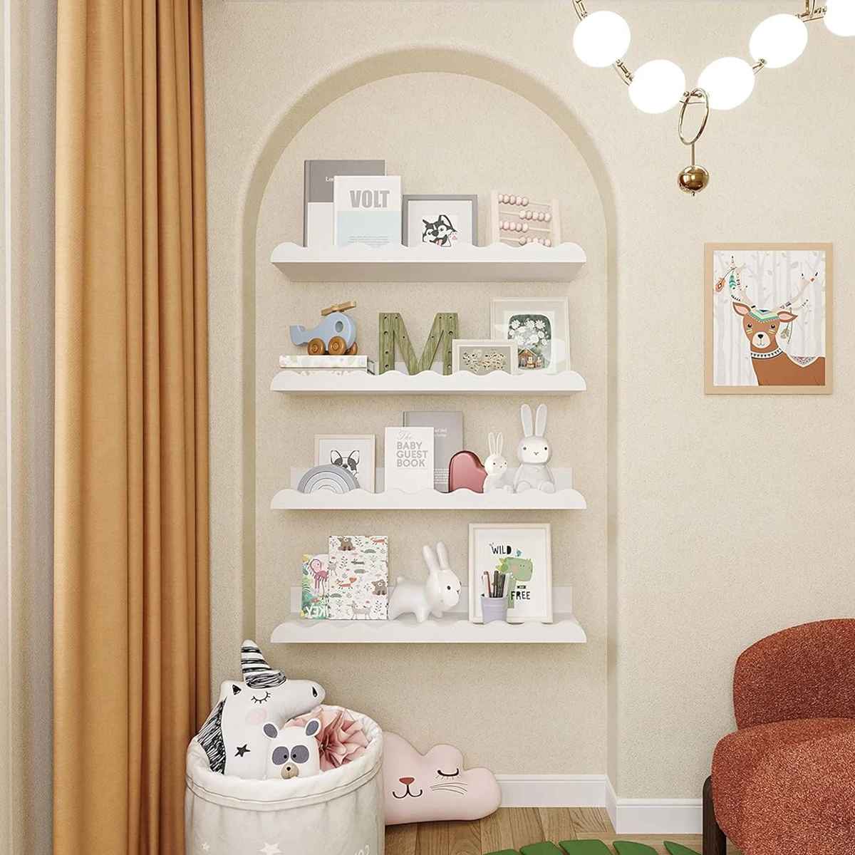 Usage décoratif de 4 étagères murales bibliothèque